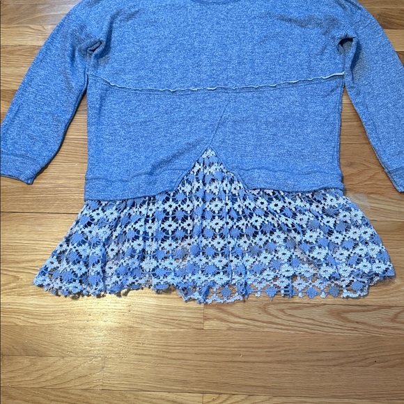 Free people beach Blue tunic Sweater with Lace Hem size M/L - Picture 9 of 11